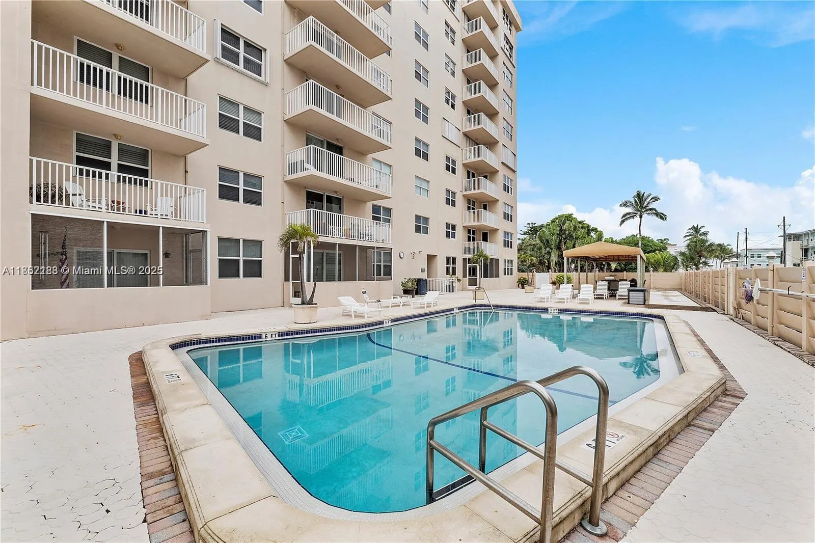 1401 S Ocean Dr, #PH2
