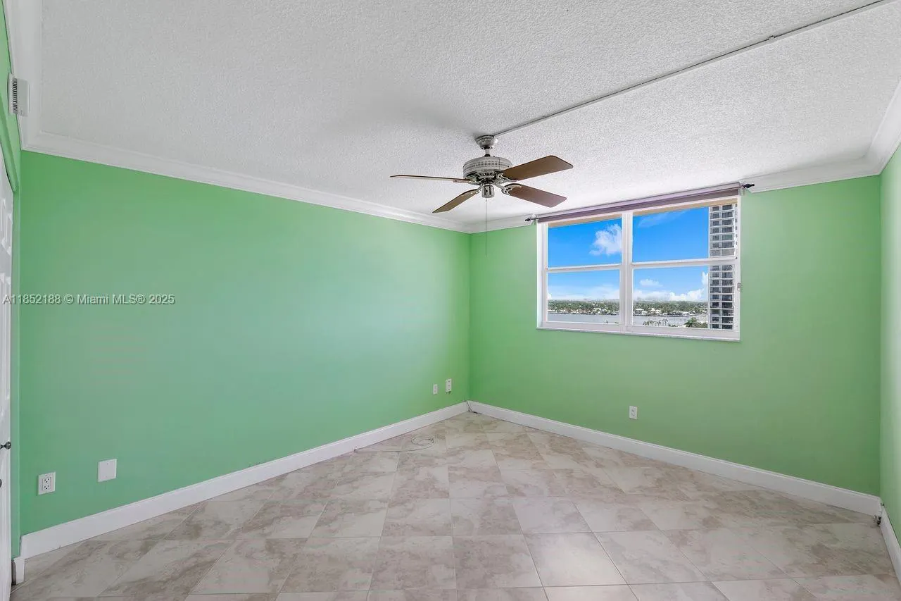 1401 S Ocean Dr, #PH2