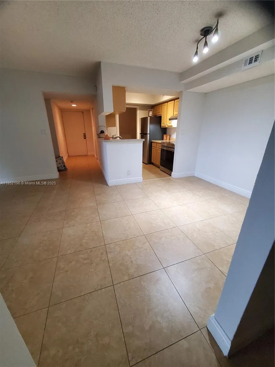 5628 Rock Island Rd, #181