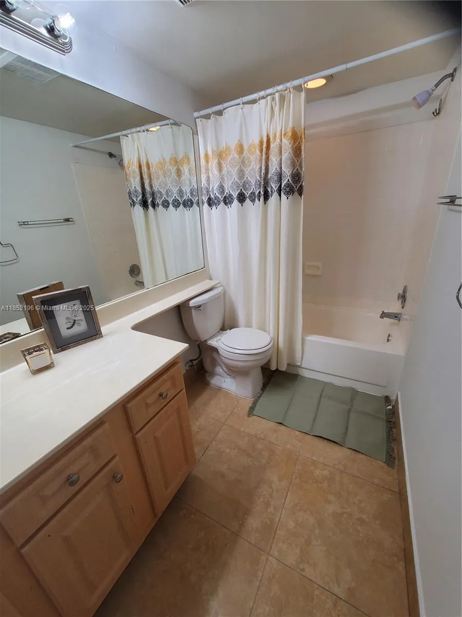 5628 Rock Island Rd, #181