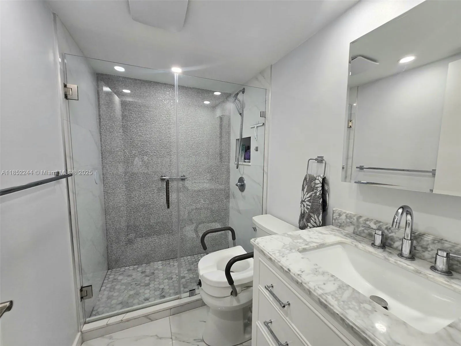 1401 SW 135th Ter, #213H