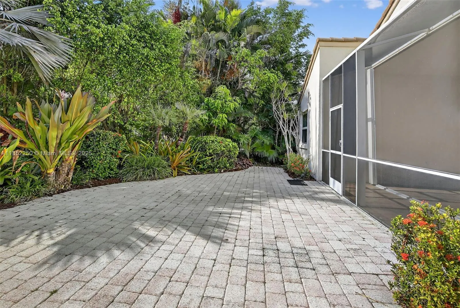 372 Cameron Dr
