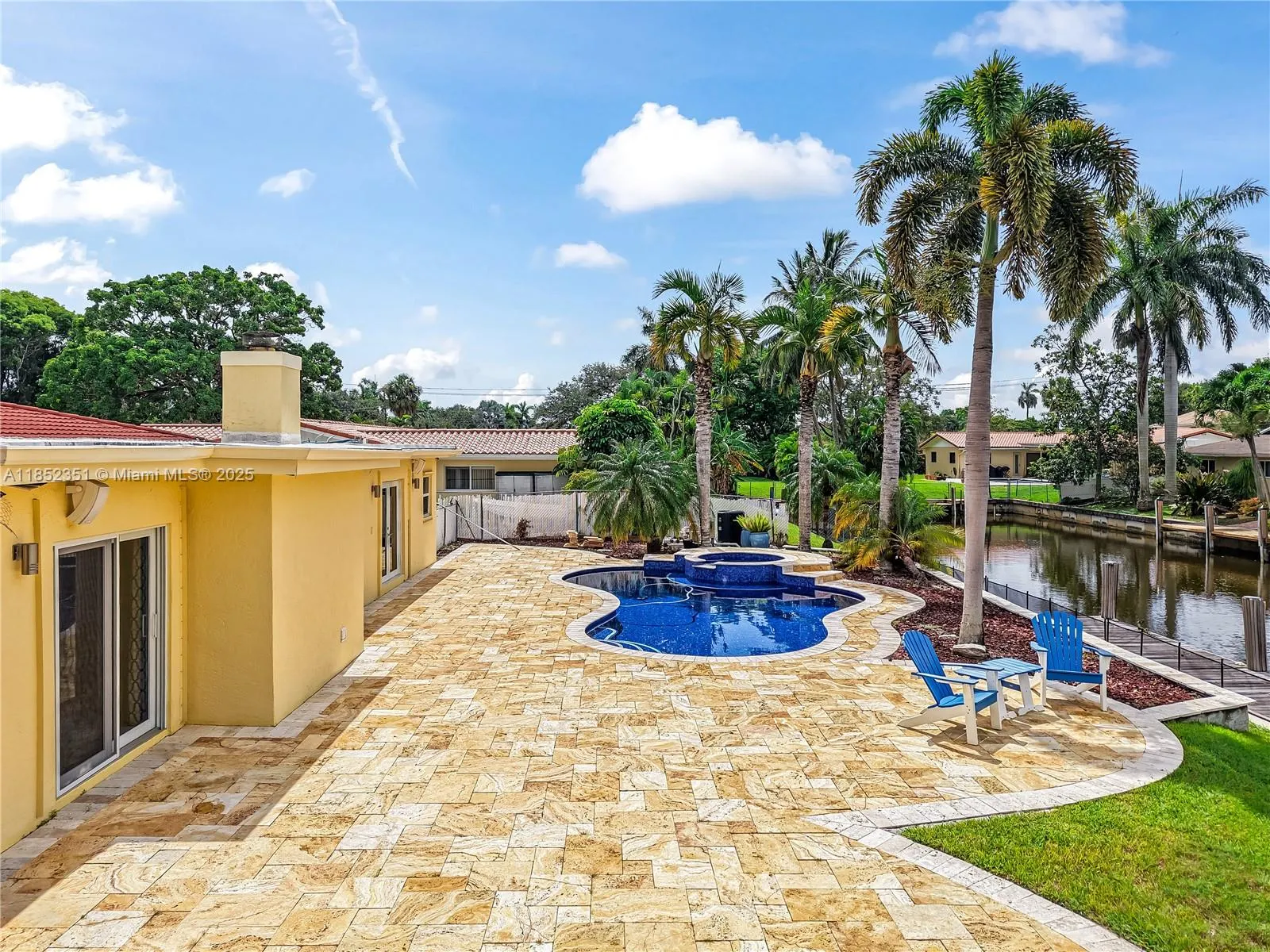 5940 SW 17th Ct