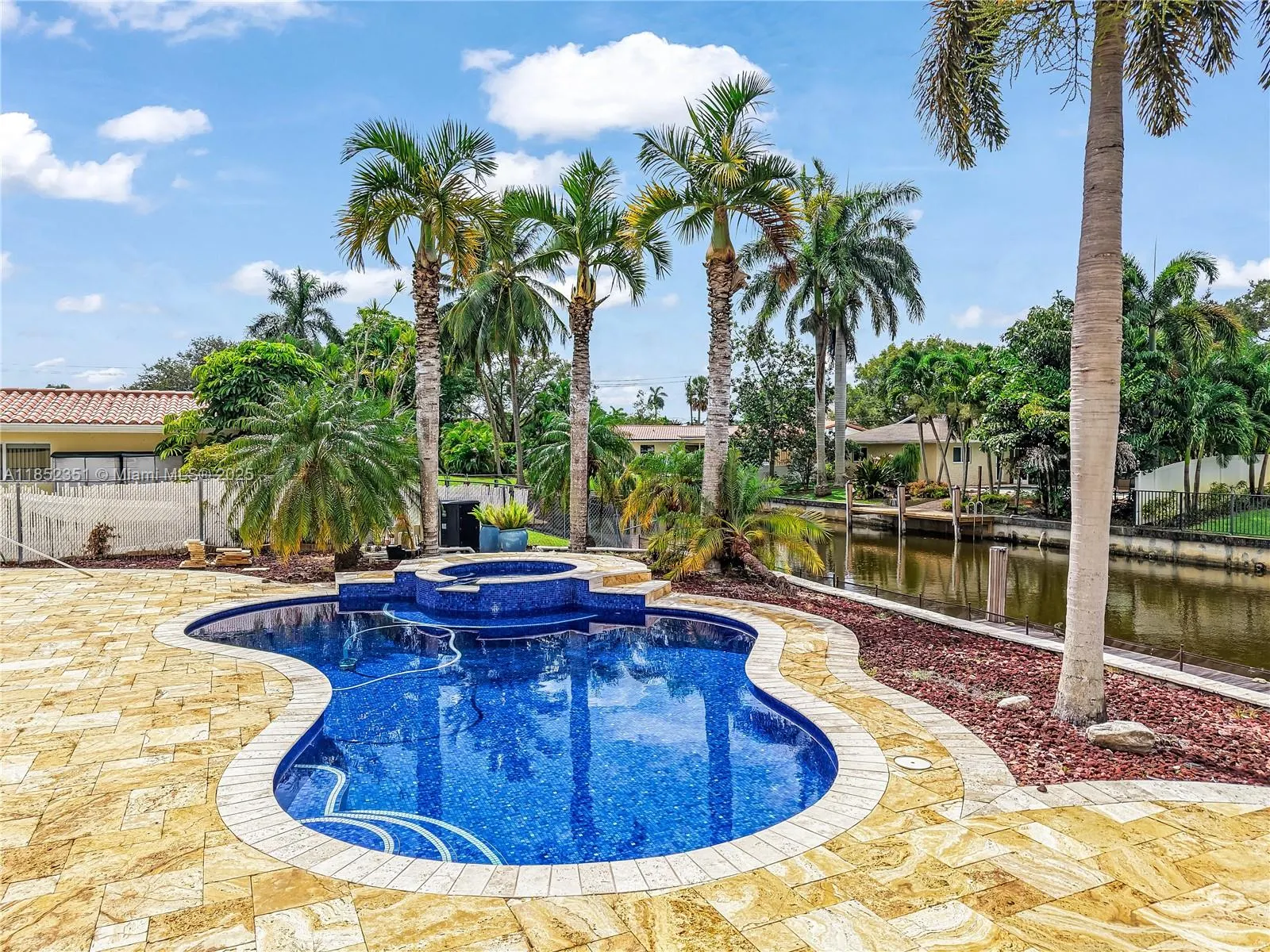 5940 SW 17th Ct