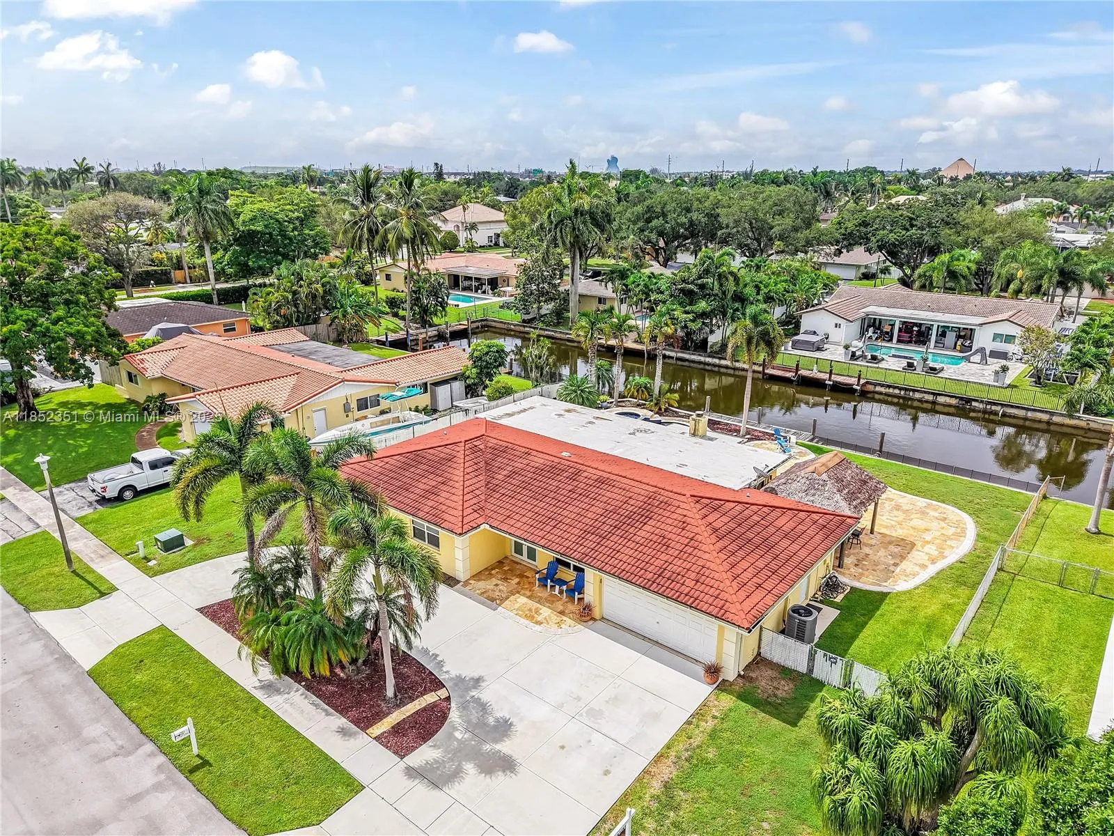 5940 SW 17th Ct