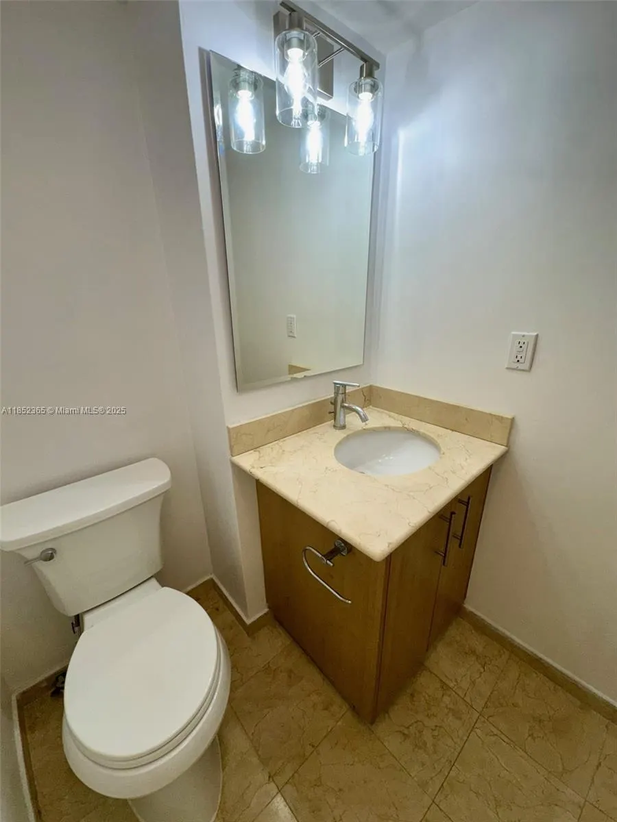 10275 Collins Ave, #316
