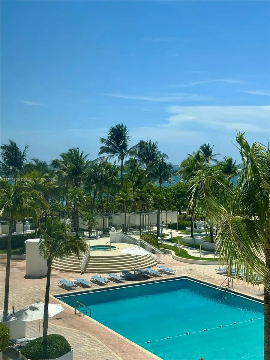 10275 Collins Ave, #316