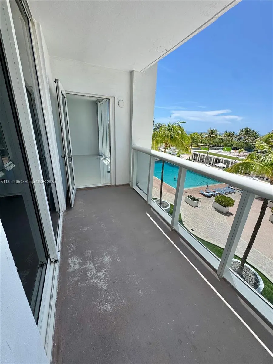 10275 Collins Ave, #316