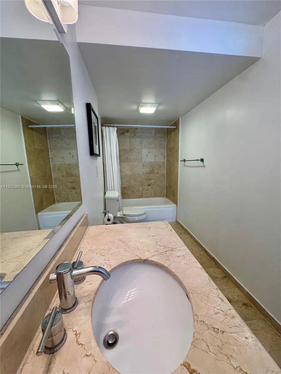 10275 Collins Ave, #316