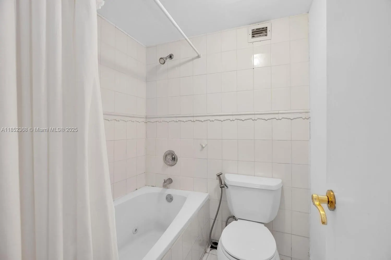 6039 Collins Ave, #311
