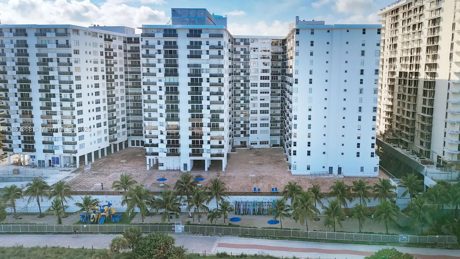 6039 Collins Ave, #311