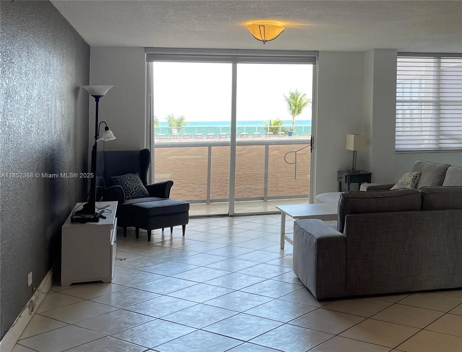 6039 Collins Ave, #311