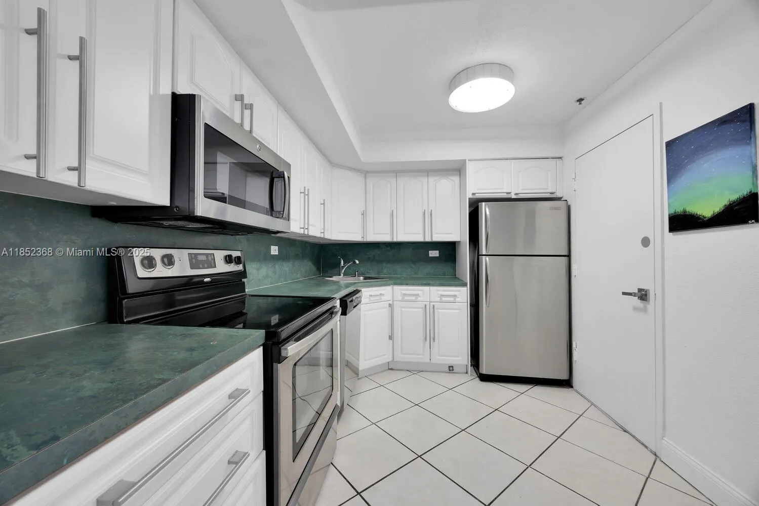 6039 Collins Ave, #311
