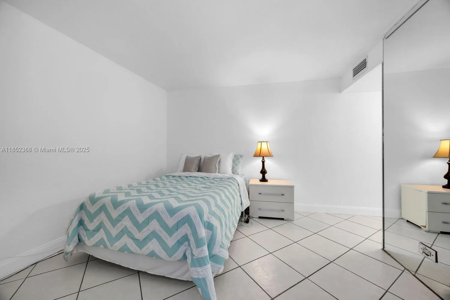 6039 Collins Ave, #311