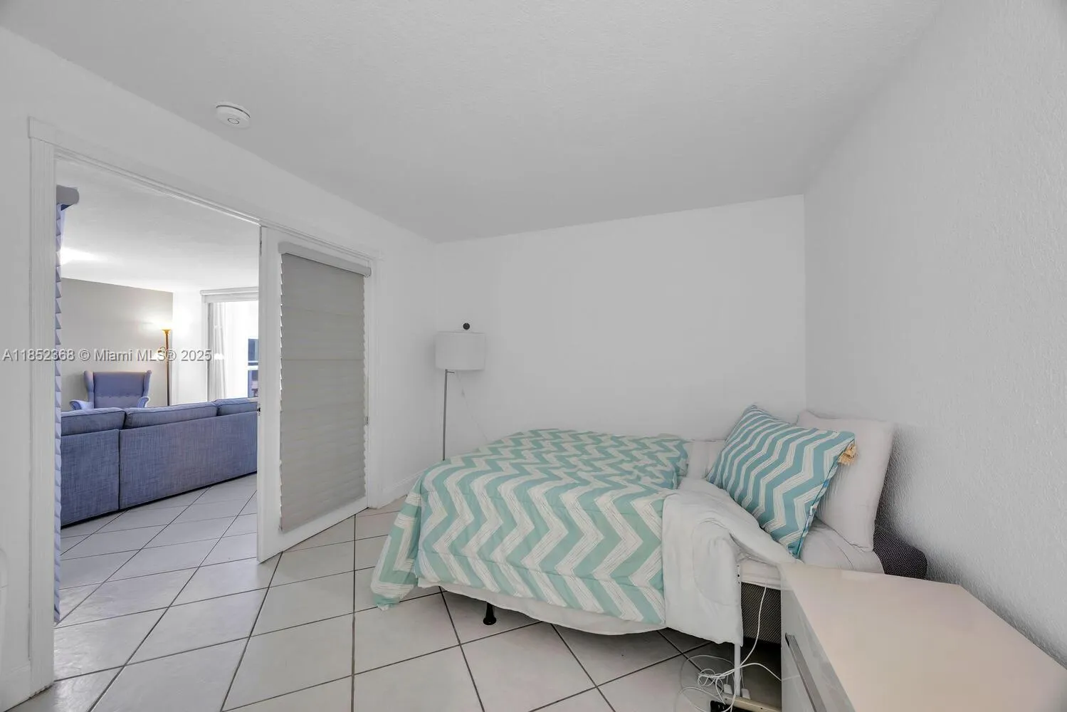 6039 Collins Ave, #311