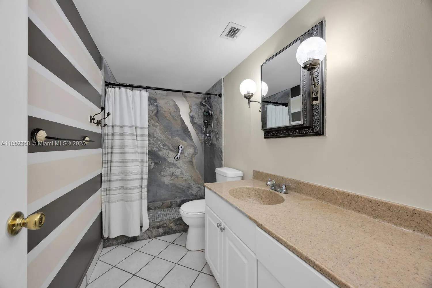 6039 Collins Ave, #311