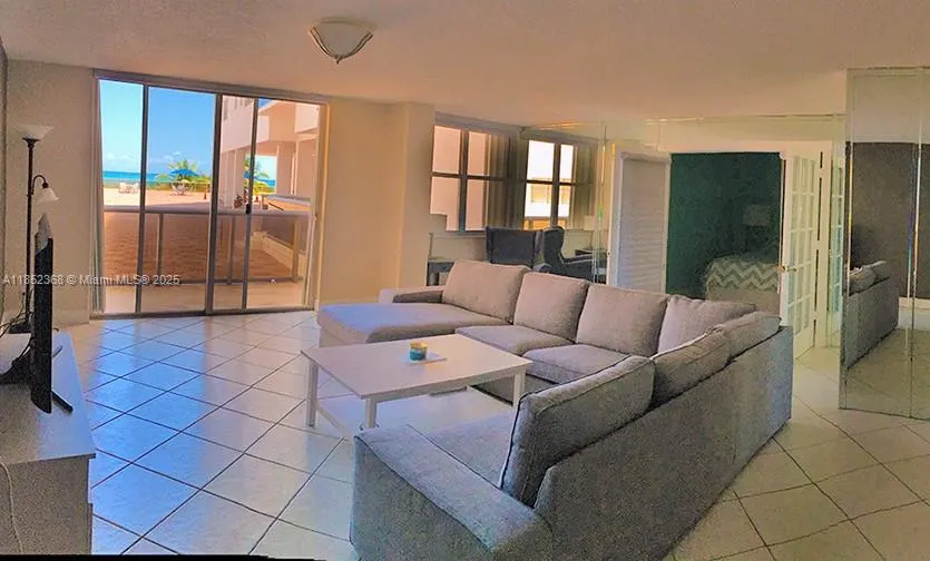 6039 Collins Ave, #311