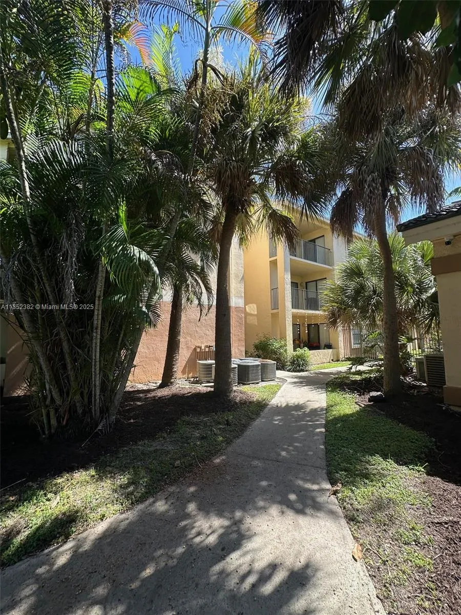 9999 Summerbreeze Dr, #216