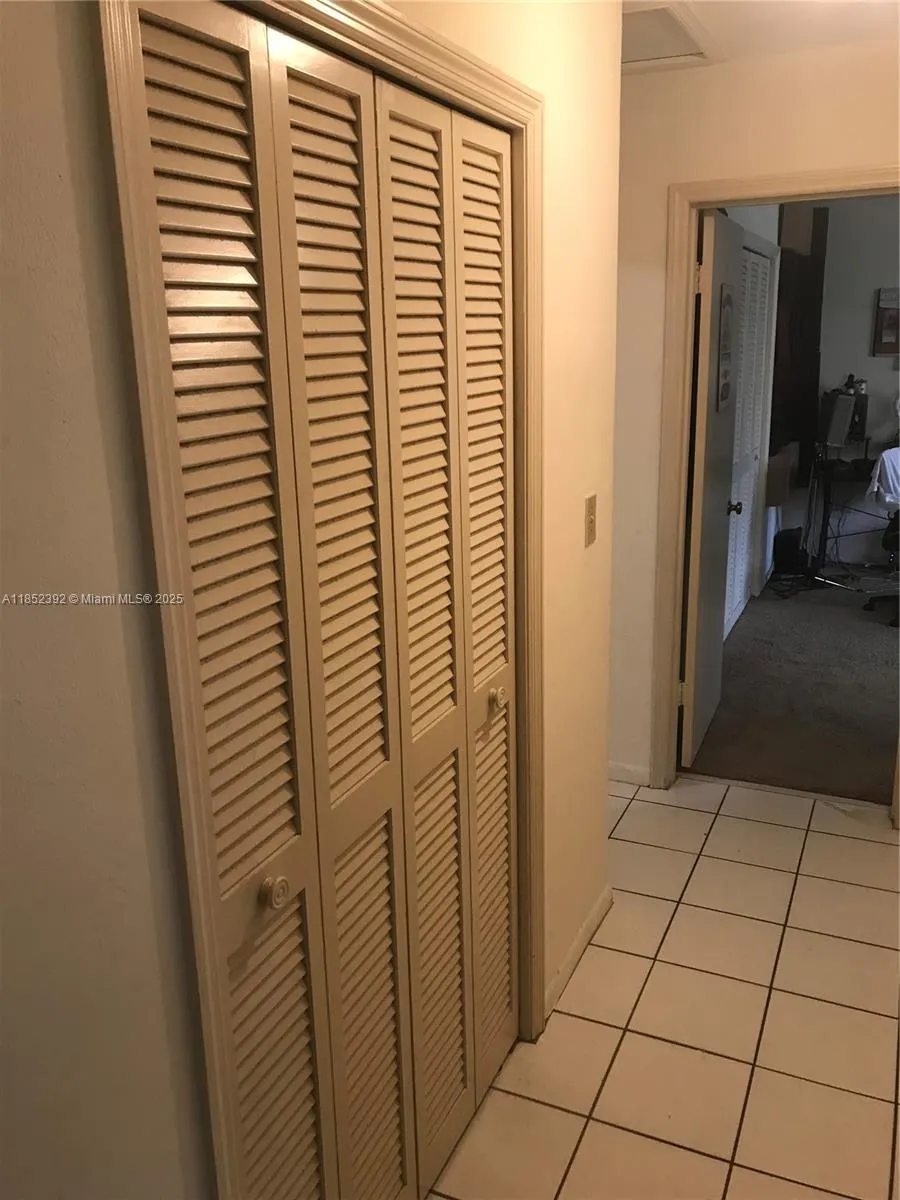 1239 Mariposa Ave, #8