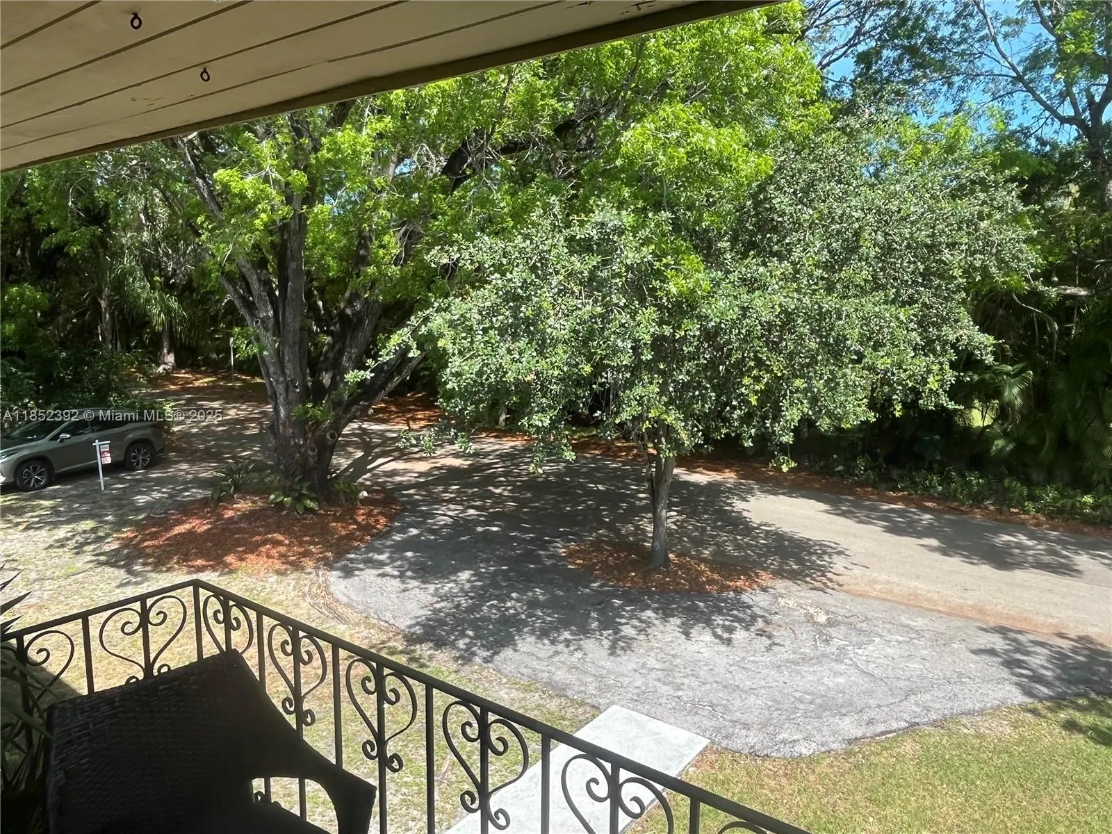 1239 Mariposa Ave, #8