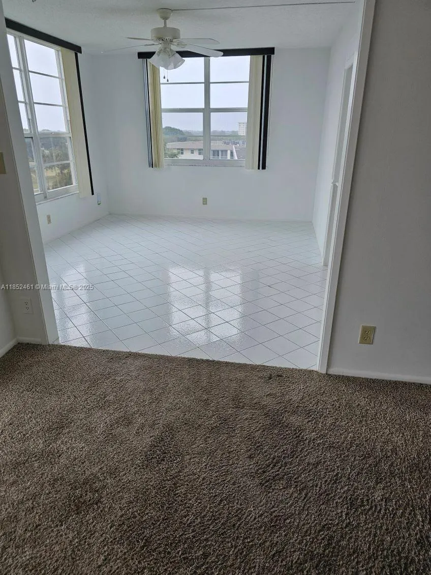 575 Oaks Ln, #701