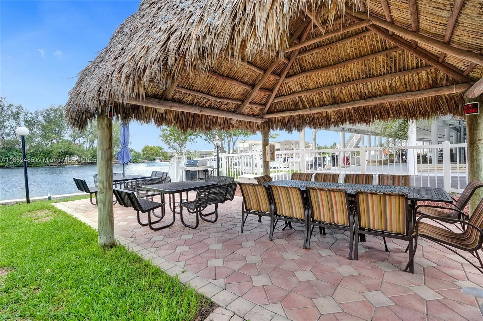 1401 N Riverside Dr, #1005