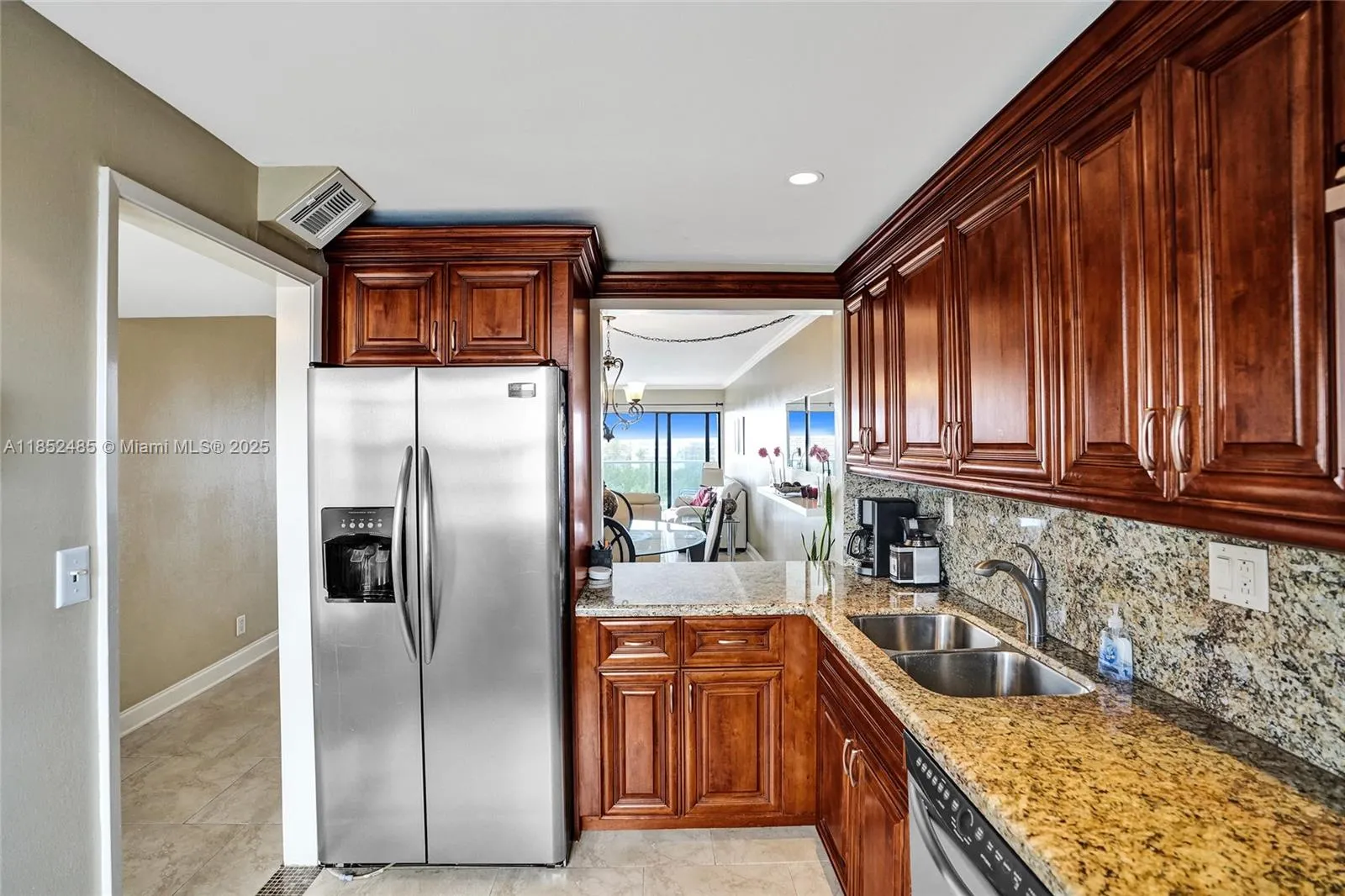 1401 N Riverside Dr, #1005