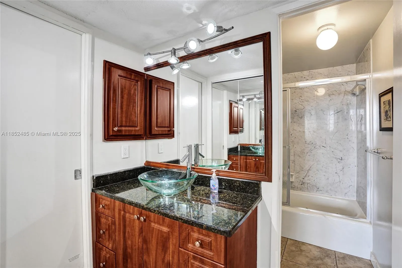 1401 N Riverside Dr, #1005