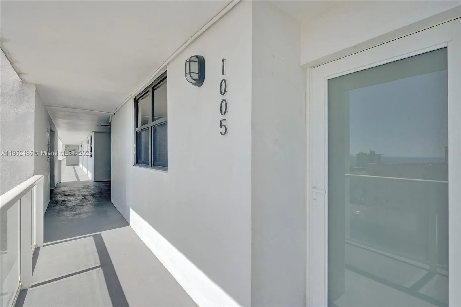 1401 N Riverside Dr, #1005