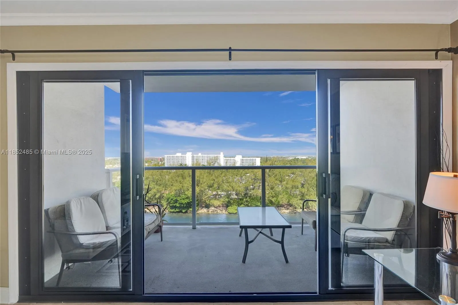 1401 N Riverside Dr, #1005