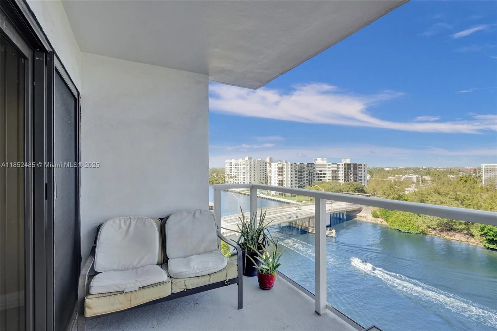 1401 N Riverside Dr, #1005