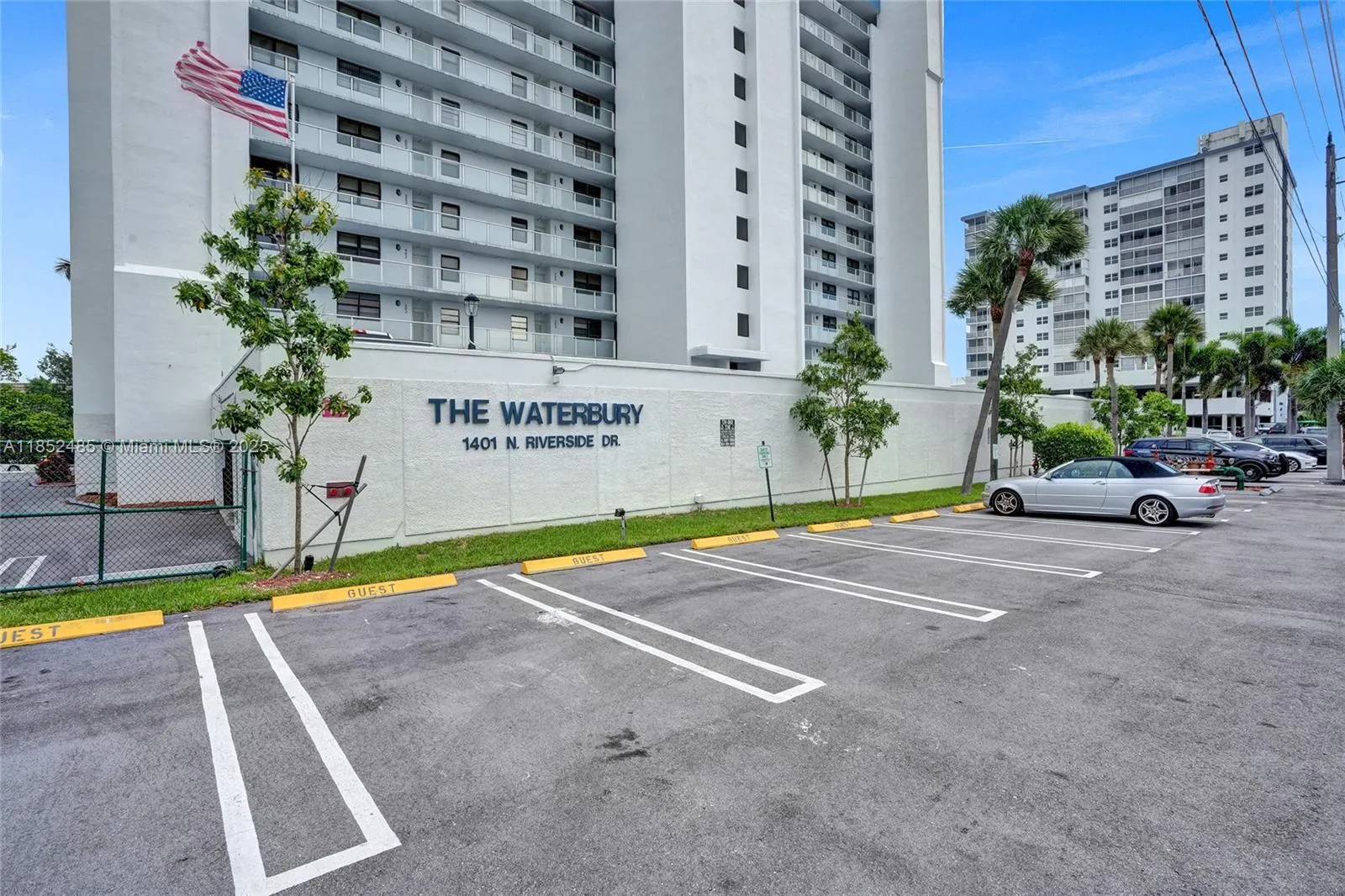 1401 N Riverside Dr, #1005