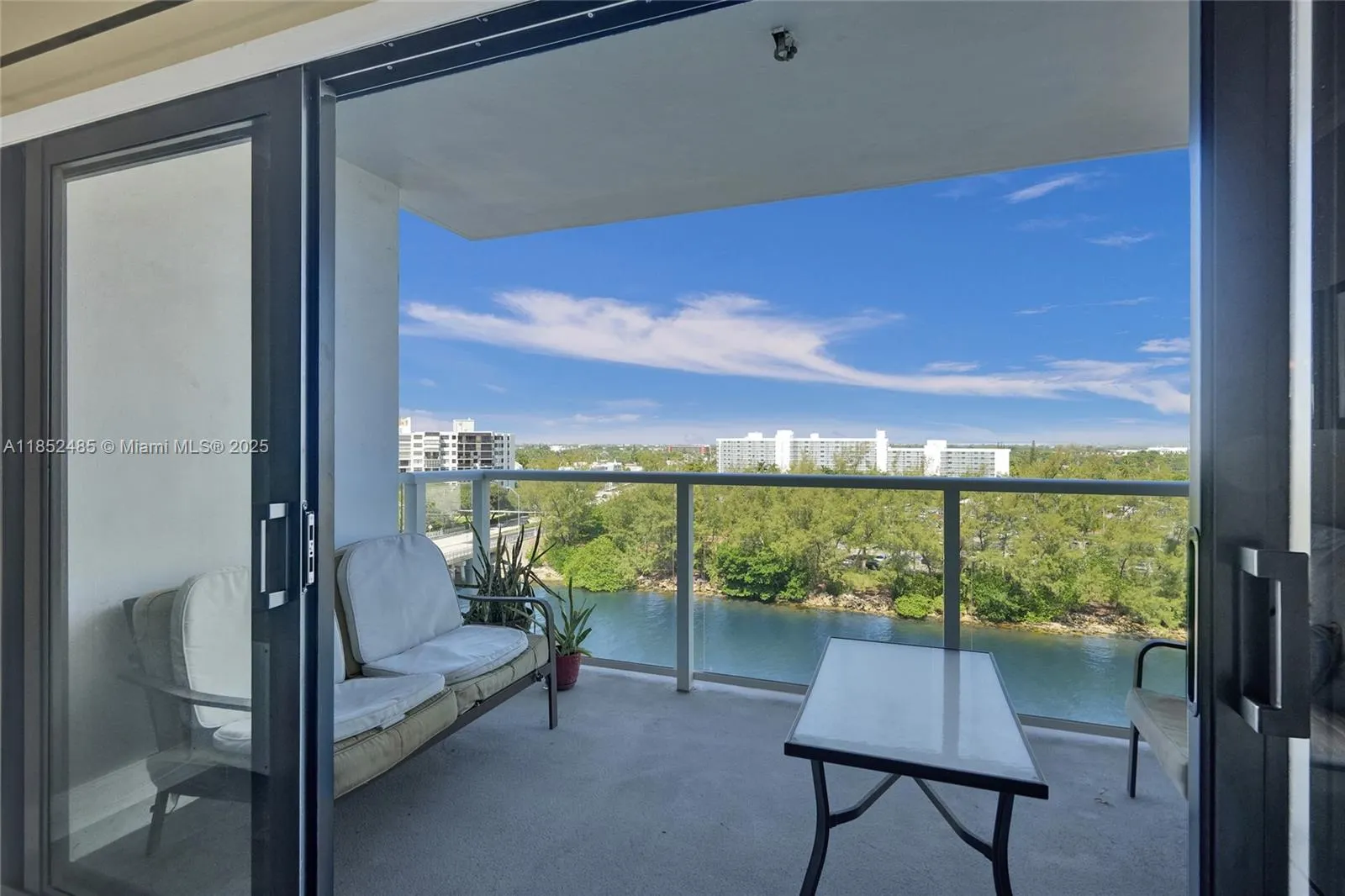 1401 N Riverside Dr, #1005
