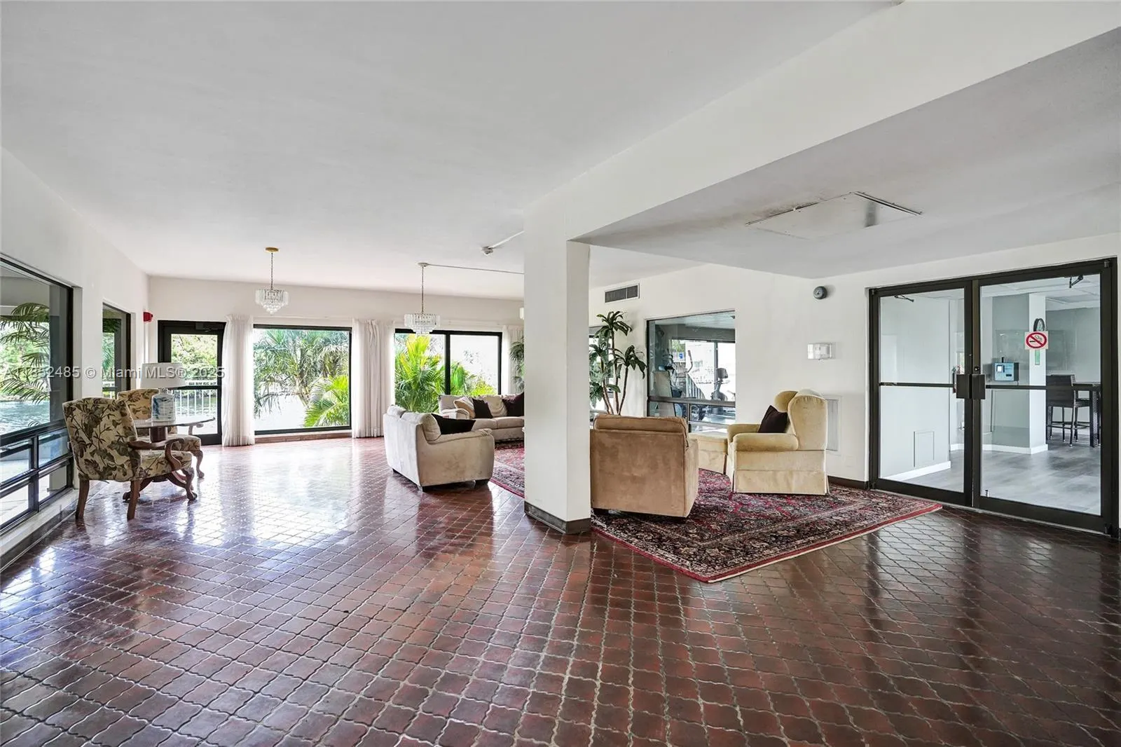 1401 N Riverside Dr, #1005