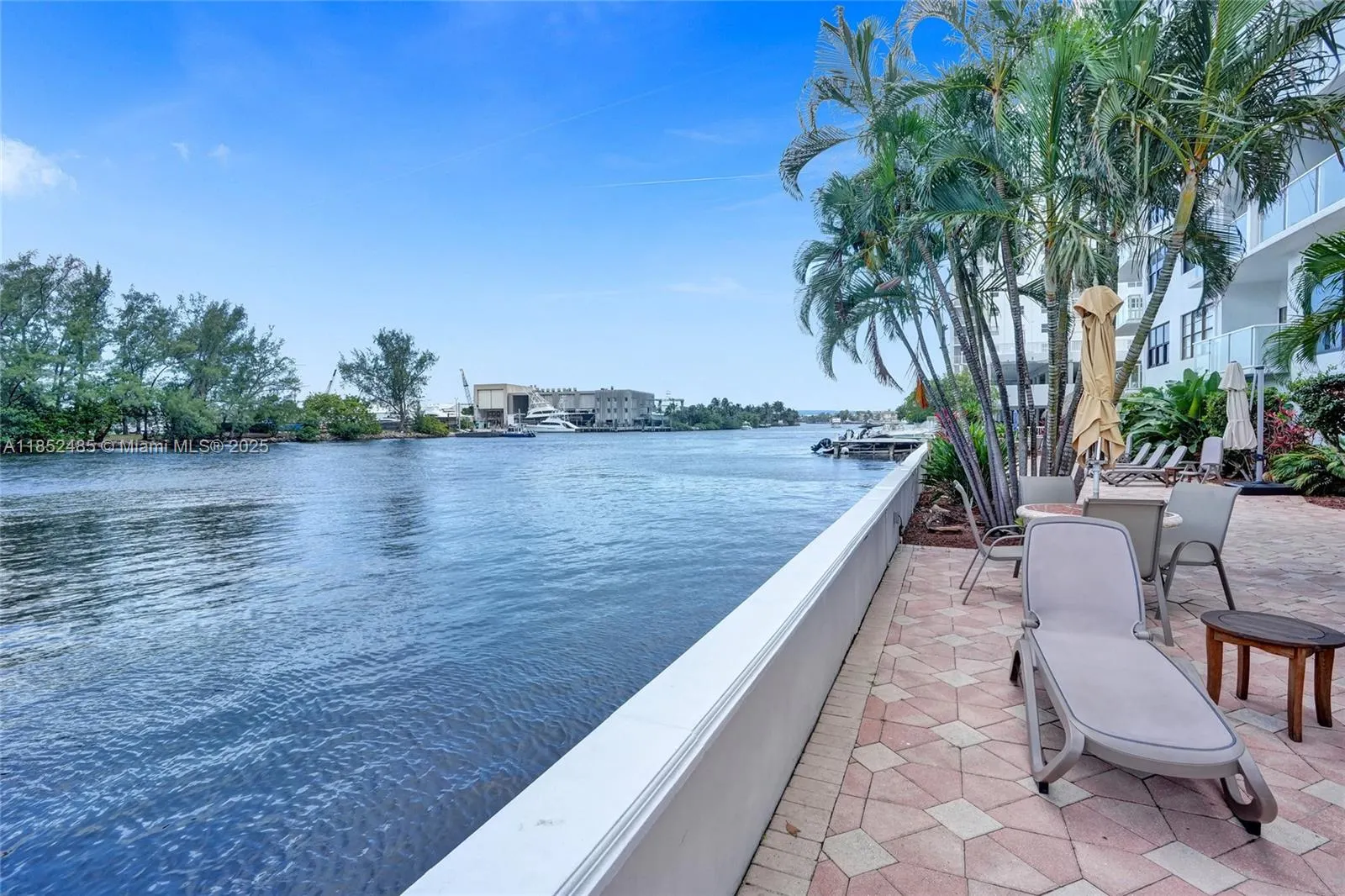 1401 N Riverside Dr, #1005