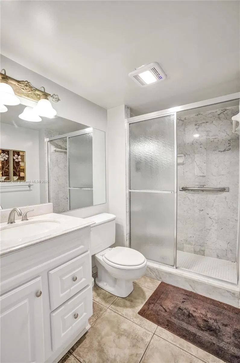 1401 N Riverside Dr, #1005