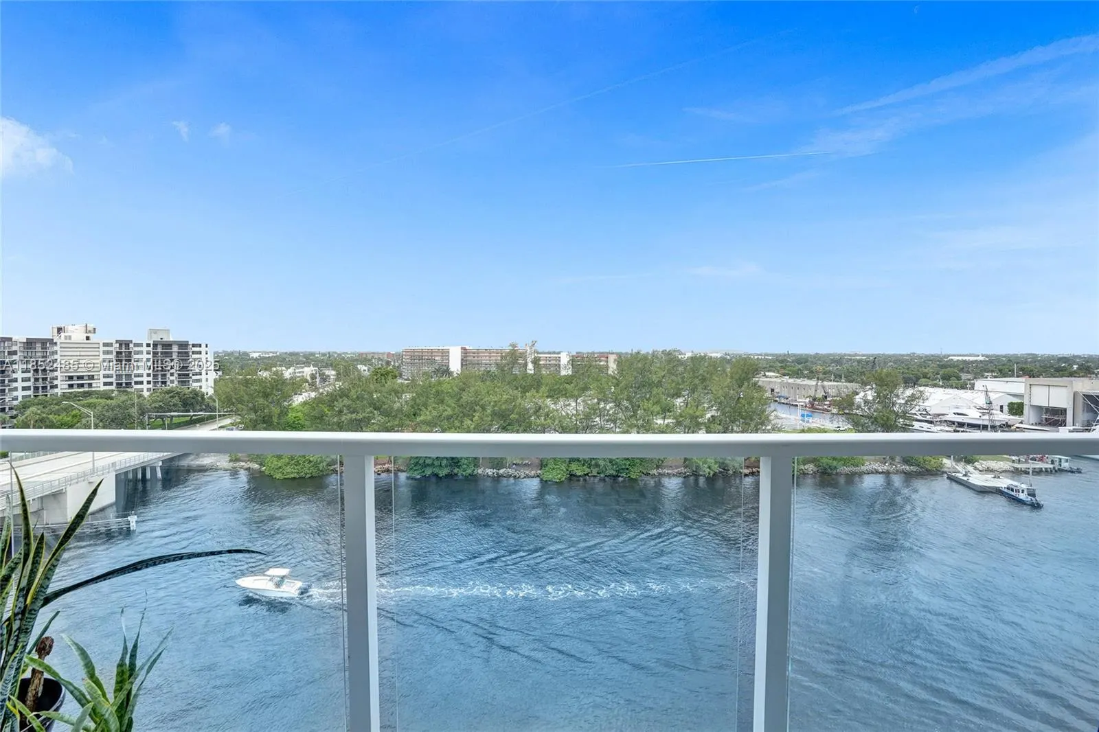 1401 N Riverside Dr, #1005