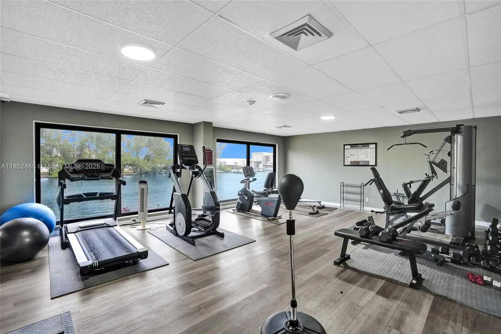 1401 N Riverside Dr, #1005