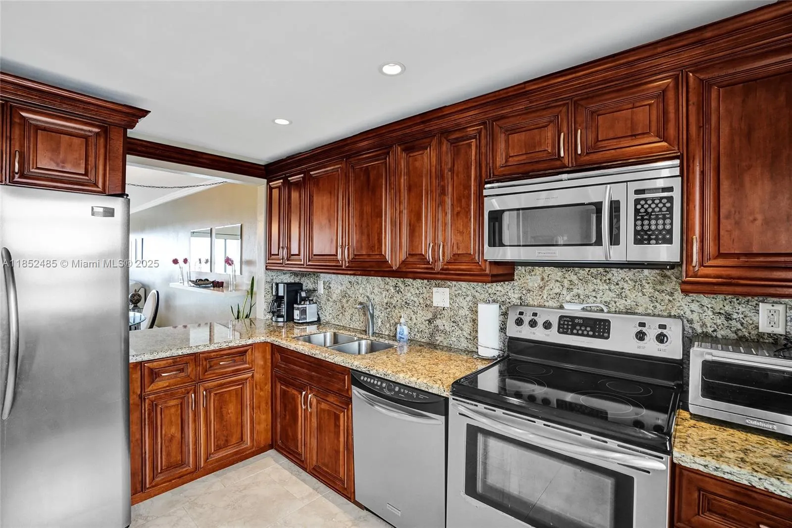 1401 N Riverside Dr, #1005
