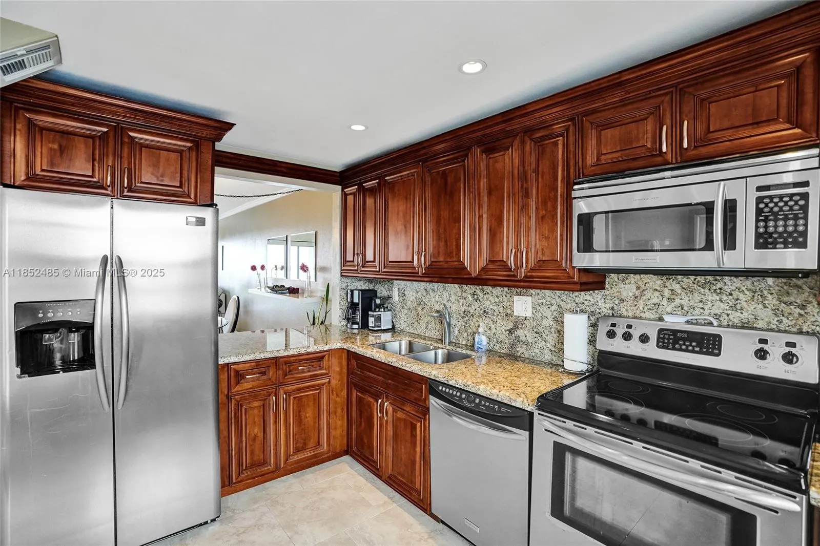 1401 N Riverside Dr, #1005