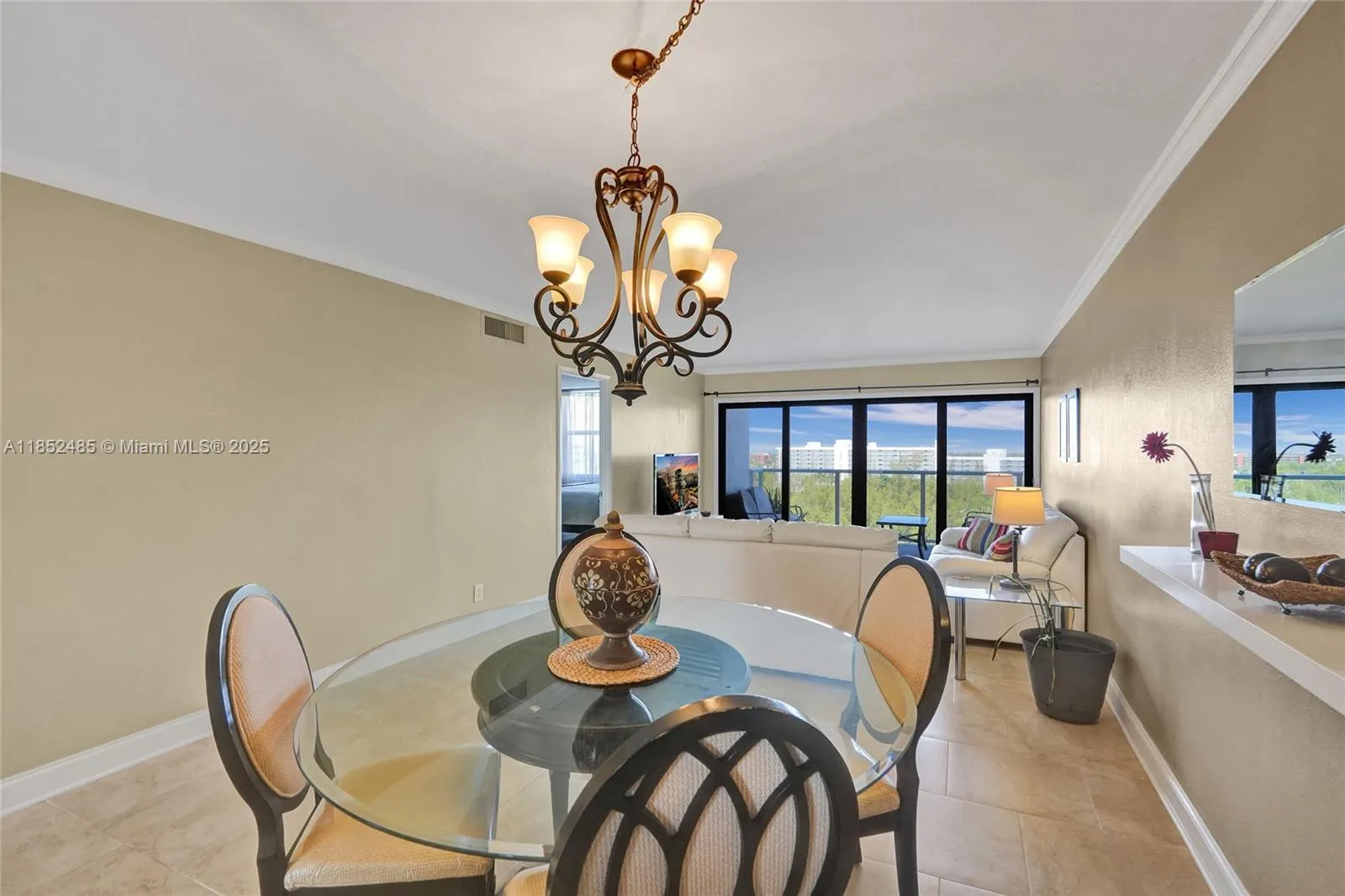 1401 N Riverside Dr, #1005