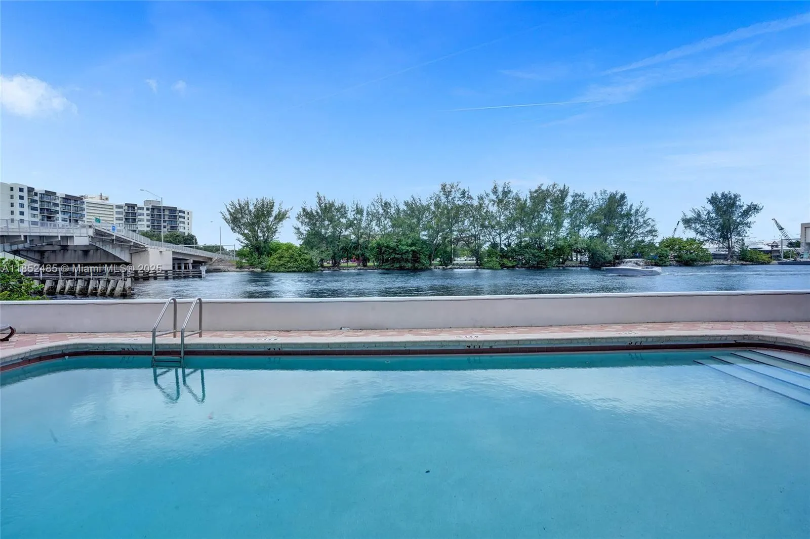 1401 N Riverside Dr, #1005