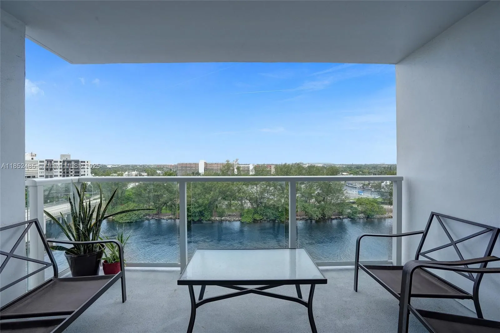 1401 N Riverside Dr, #1005