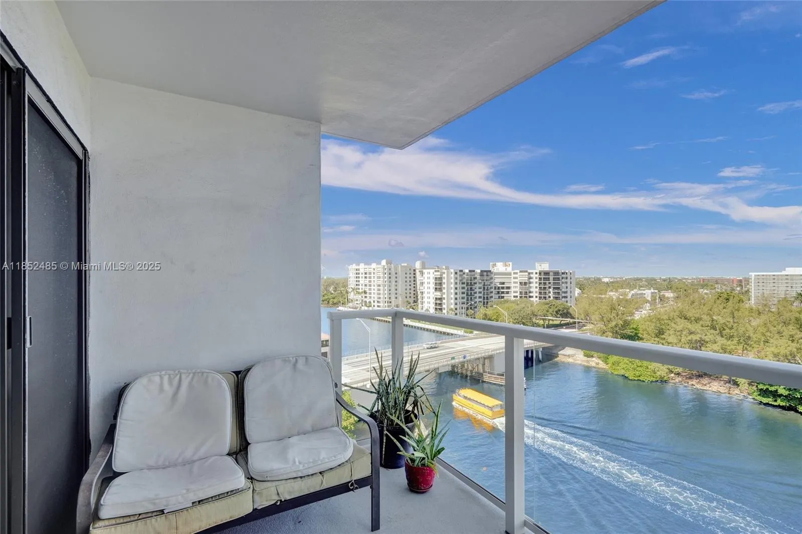 1401 N Riverside Dr, #1005