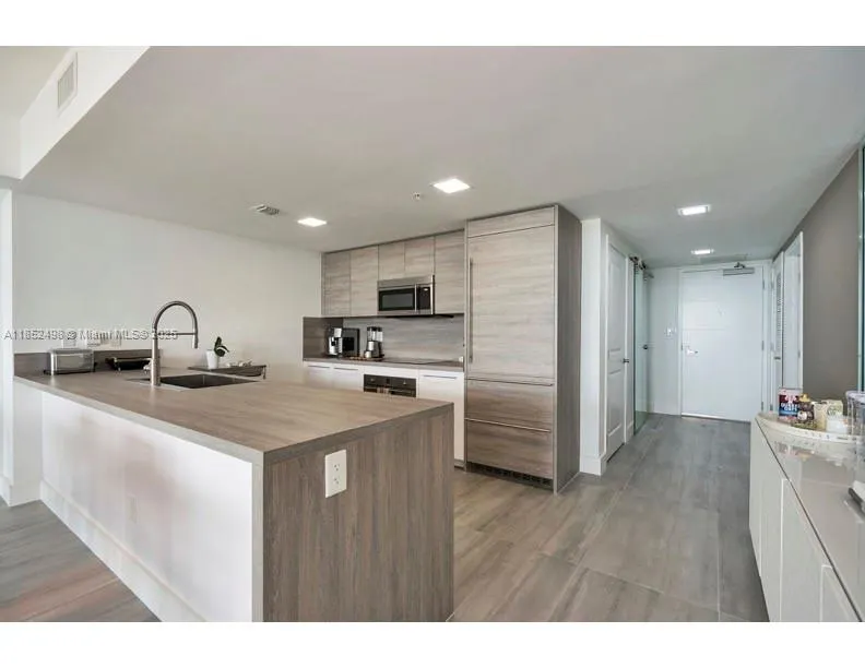 400 Sunny Isles Blvd, #1616