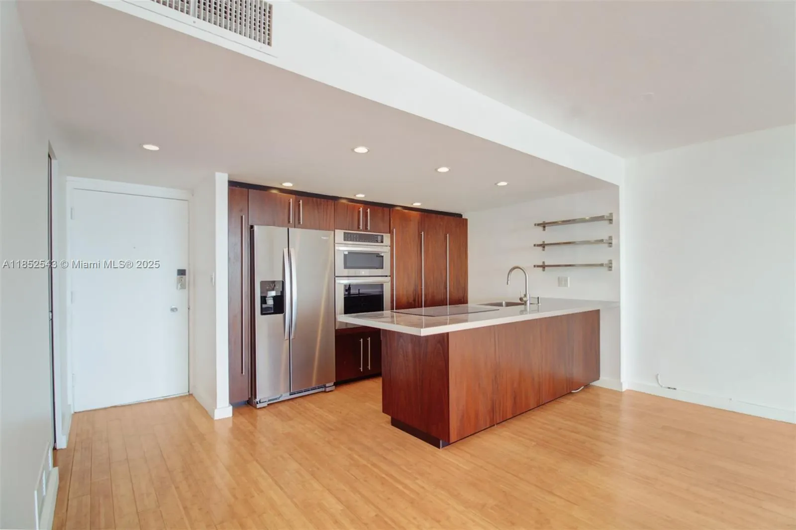 5 Island Ave, #4E