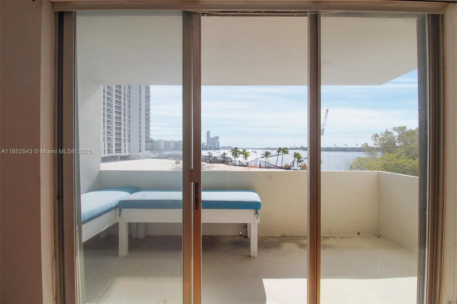 5 Island Ave, #4E