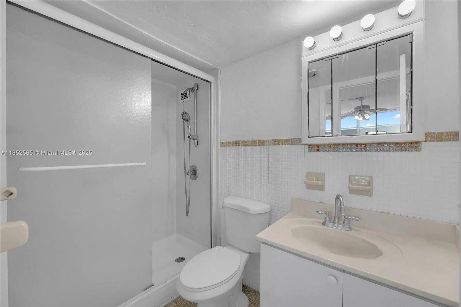 1750 James Ave, #7L