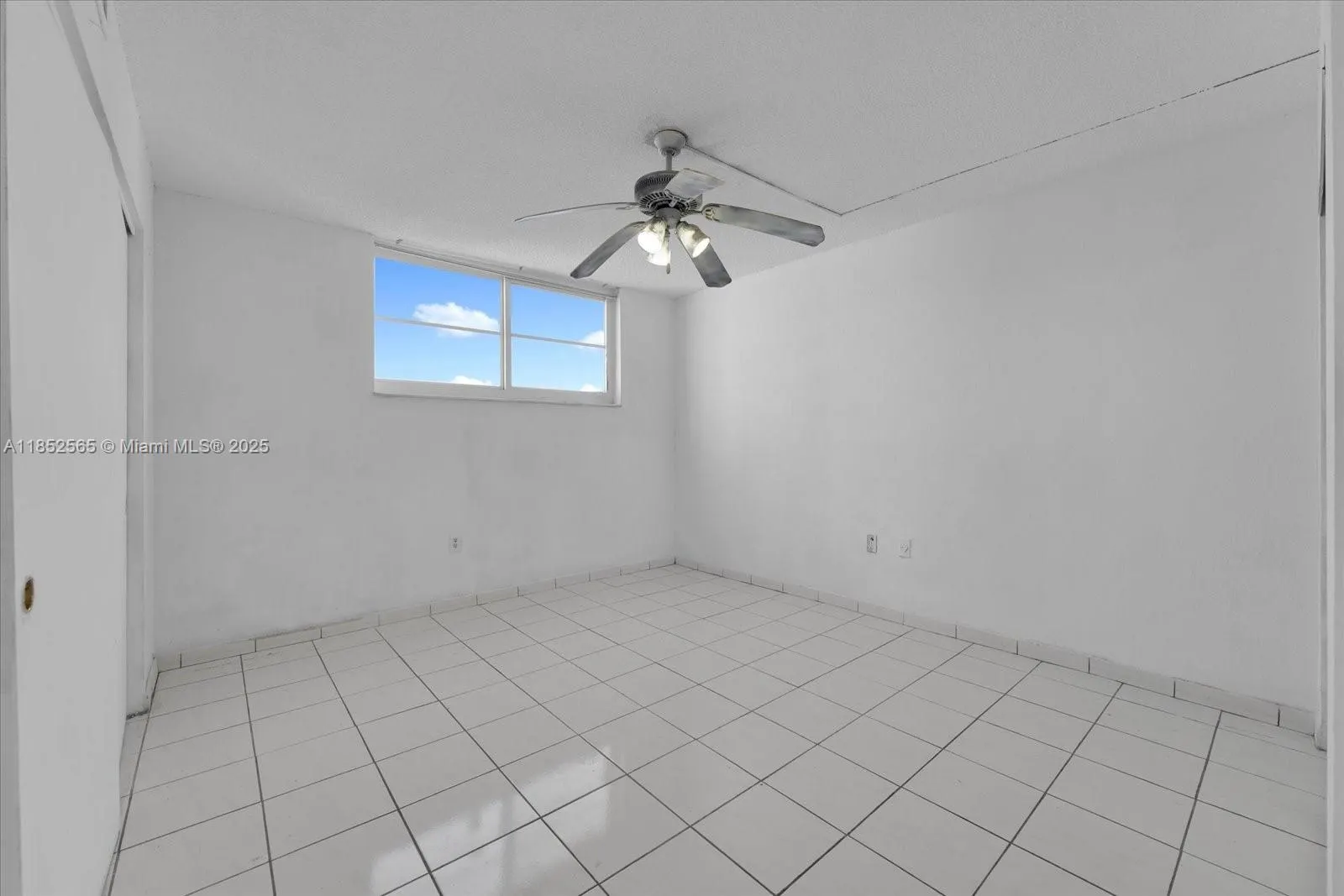 1750 James Ave, #7L