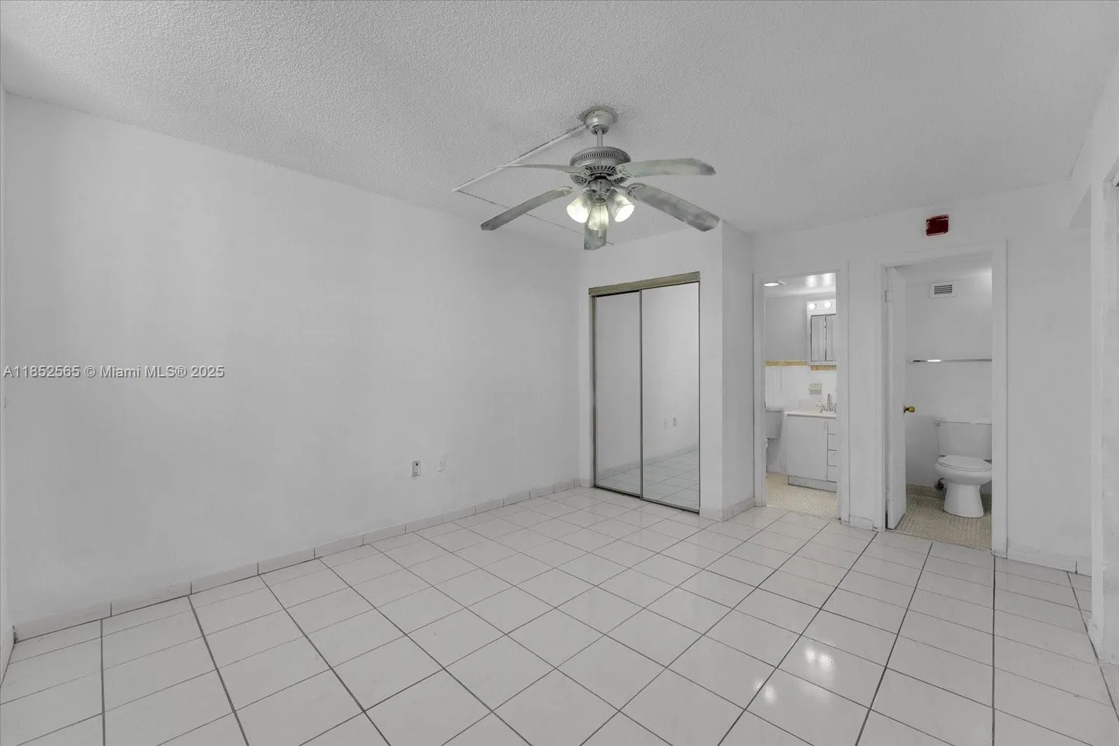 1750 James Ave, #7L